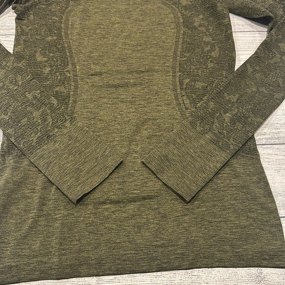 🍋Women’s Lululemon Swiftly Tech Long Sleeve Crew size 6🍋black/brave olive - Picture 4 of 16